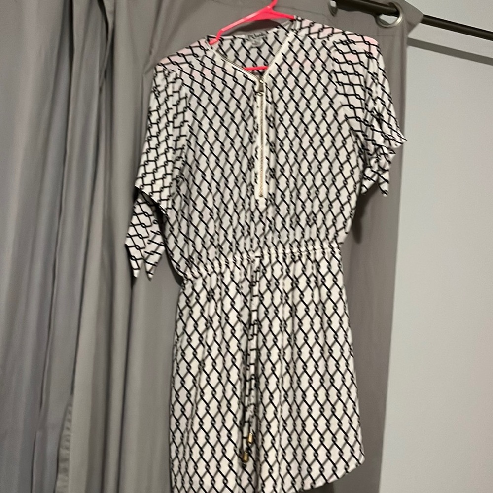 This is a medium J for Justify dress.very cute for a BBQ or small gathering!!!!!